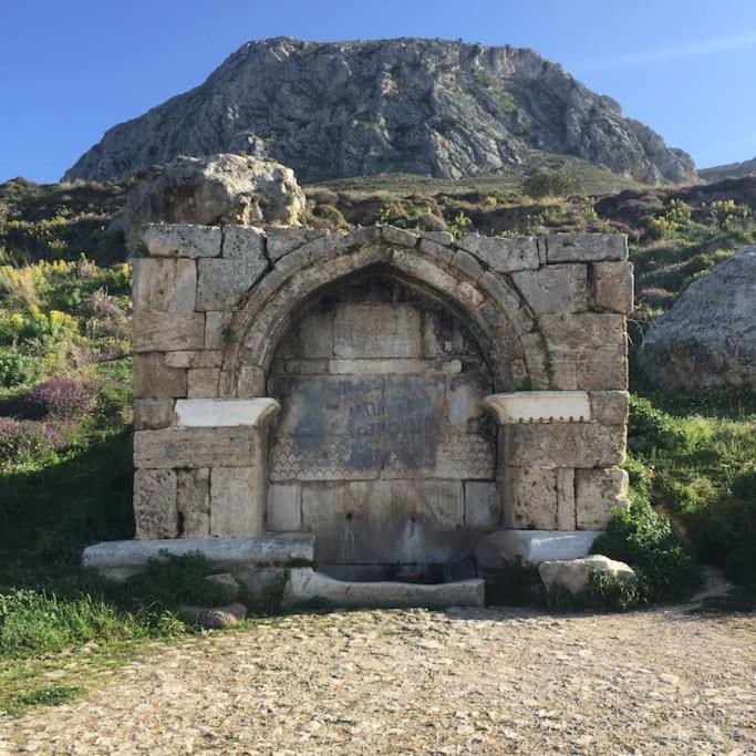 Aνεξάρτητη Παραδοσιακή Πέτρινη Κατοικία Corinth Екстер'єр фото