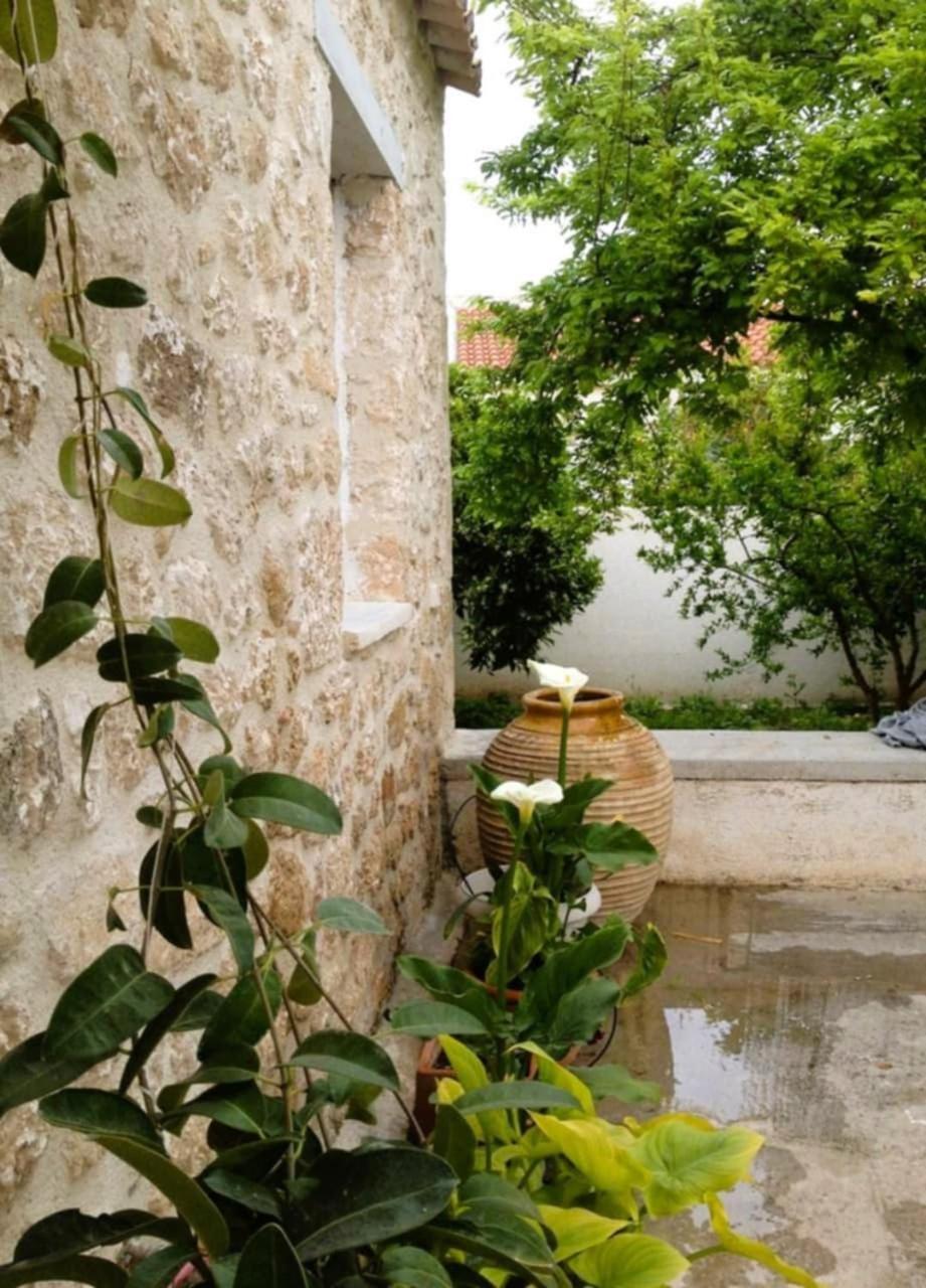 Aνεξάρτητη Παραδοσιακή Πέτρινη Κατοικία Corinth Екстер'єр фото